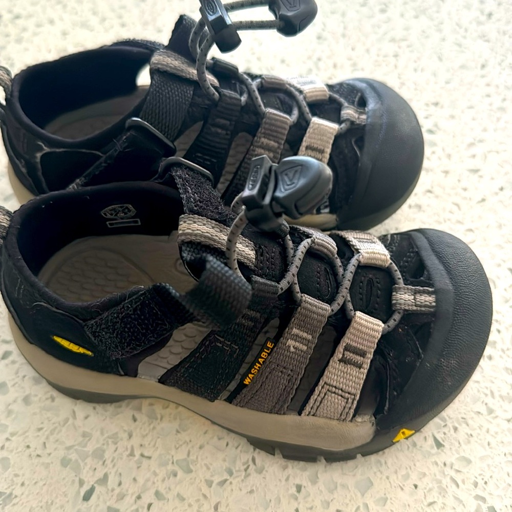 Keen boys sandals